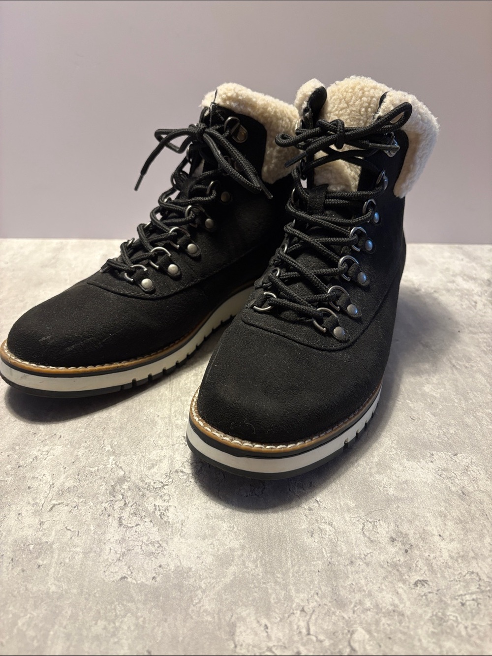 Cliffs Black Lace-Up Winter Boots with Cream Sherpa Collar women’s size 10